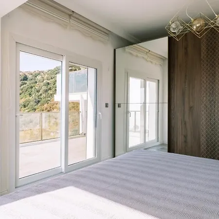 Chic W Patio Pool 3 Min To Beach In Bodrum 빌라 군도간