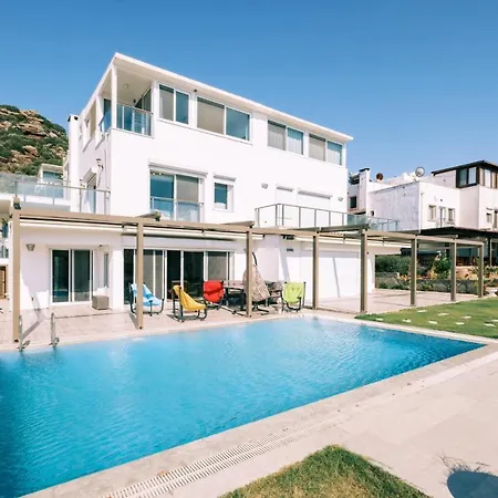Chic W Patio Pool 3 Min To Beach In Bodrum * 군도간