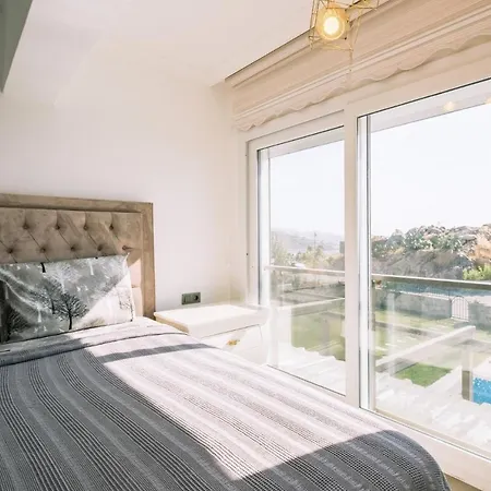 Chic W Patio Pool 3 Min To Beach In Bodrum 군도간