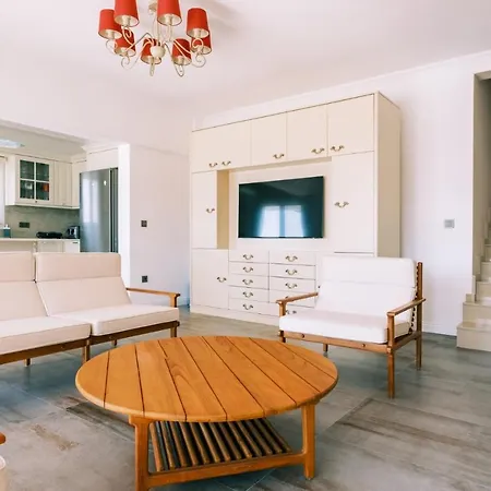 Chic W Patio Pool 3 Min To Beach In Bodrum 빌라 군도간